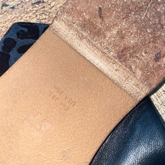 Diane Von Furstenberg
Baile Leopard-Print Suede Sandals - Picture 11 of 13